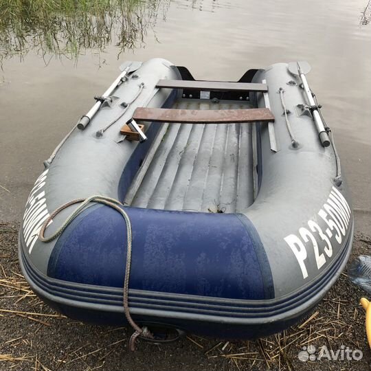 Моторная лодка Флагман 350 тент колёса