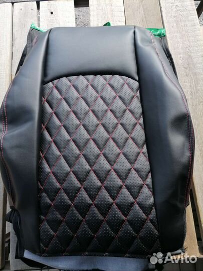 Чехлы на Ниву travel с подлокотником