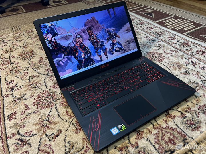 Игровой Ноутбук Asus i5-8250u/GTX 1050/8гб