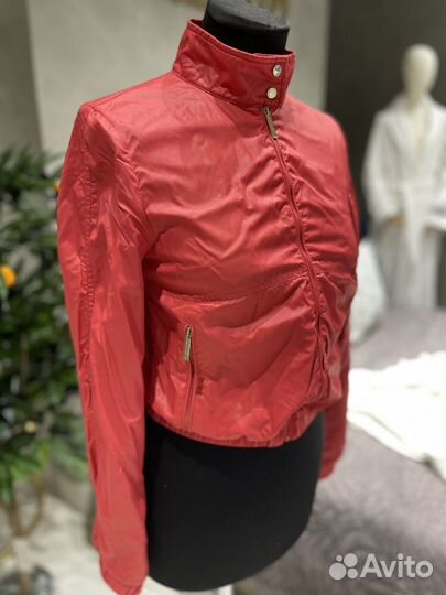 Ветровка женская