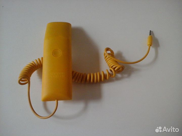 Гарнитура для смартфона в виде телефонной трубки