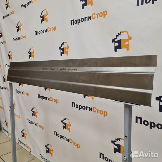 Верх.элемент под молдингом Volkswagen Crafter maxi