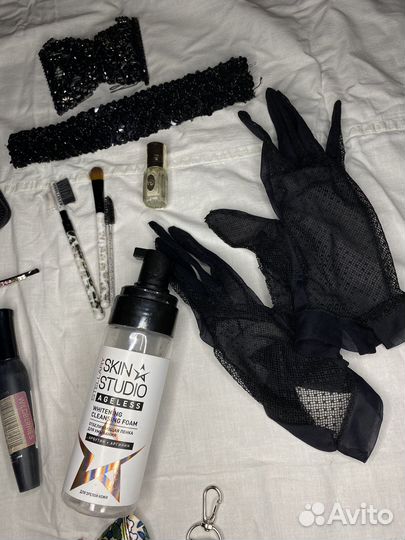 Набор косметики,сумка, бижутерия,перчатки,заколки