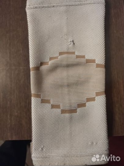 Бандаж- фиксатор на коленный сустав