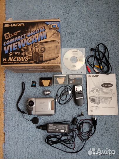 Видеокамера Sharp VL-NZ100S