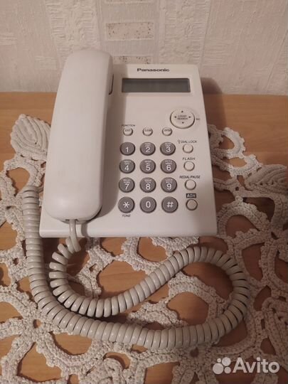 Проводной телефон