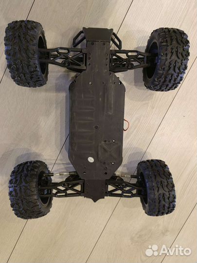 Радиоуправляемая машина 1:10