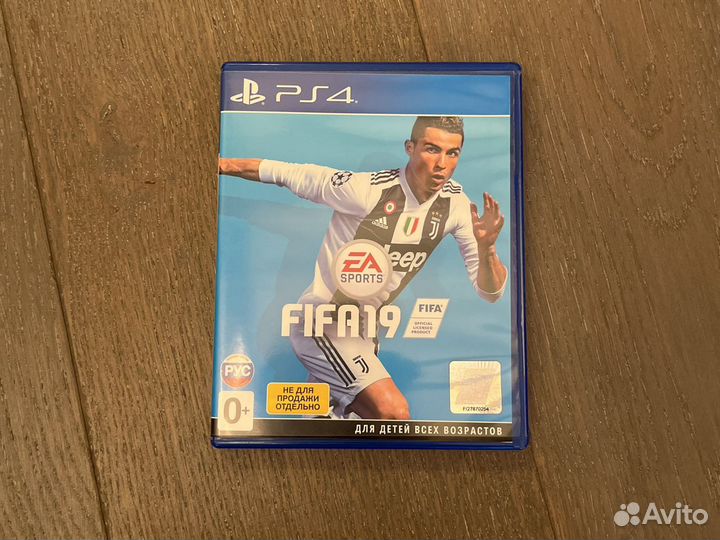 PS4 Pro + FIFA 19