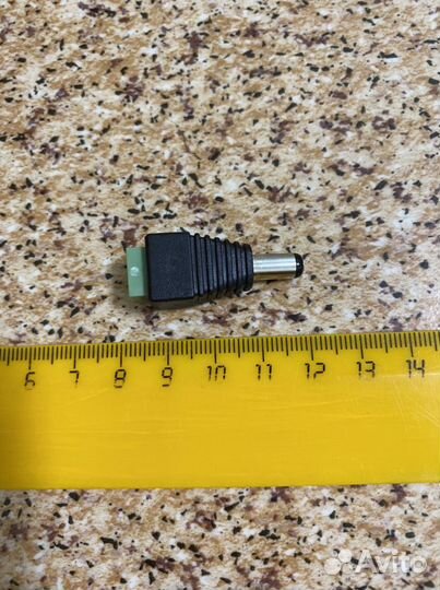 Разьем питания с клеммой