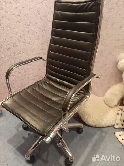 Кожаное кресло руководителя бу
