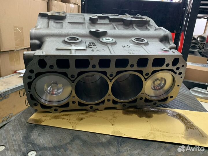 Двигатель yanmar 4TNV98T шорт блок в сборе