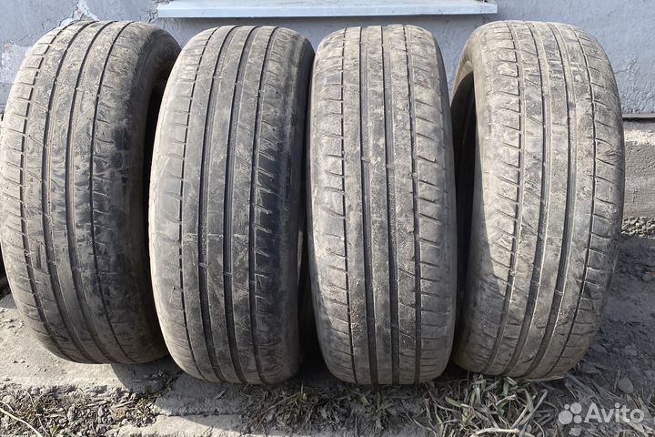 Tigar UHP Ultra High Performance 215/60 R16