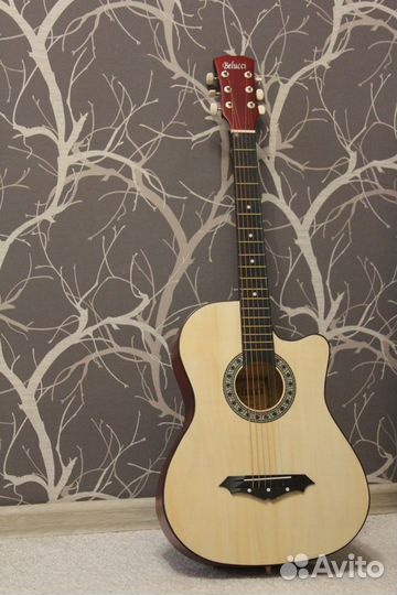 Акустическая гитара натуральная