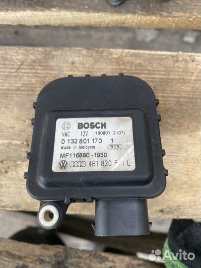 Моторчик заслонки отопителя Audi A6 C5