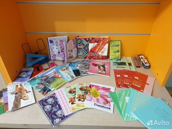 Тетради блокнот кнопки циркуль