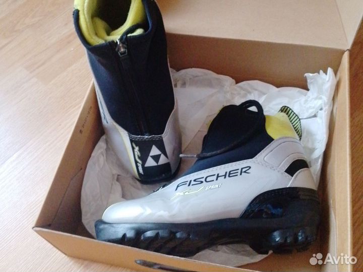 Лыжные ботинки