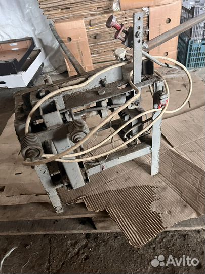 Разводной станок для ленточных пил