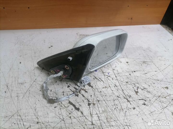 Правое зеркало Nissan Bluebird 14