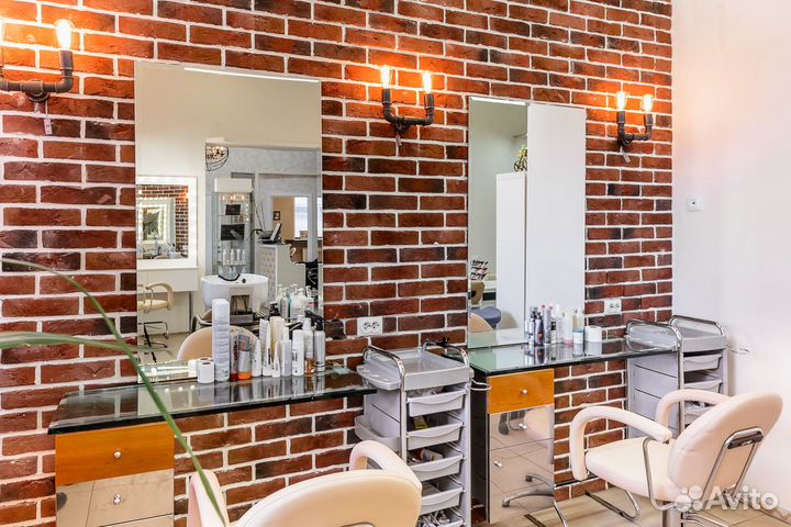 Аренда парикмахерского кресла в салоне красоты