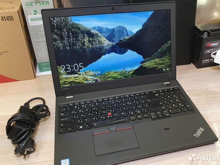 Ноутбук Lenovo ThinkPad T560 i5-6200U/8 GB/256GB
