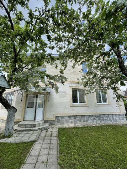 Коттедж 235 м² на участке 16 сот.