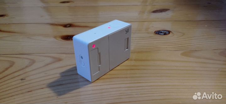 Экшн камера xiaomi YI