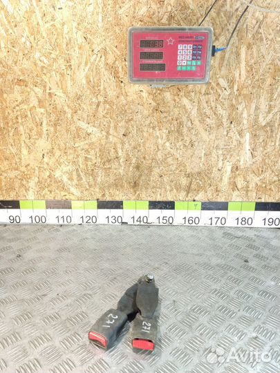 Ответная часть ремня безопасности Mitsubishi Lance