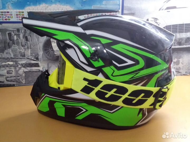 Кроссовый шлем