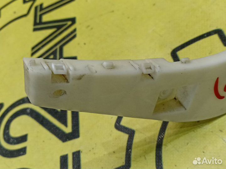 Крепление бампера заднее правое Infiniti Qx56 Z62