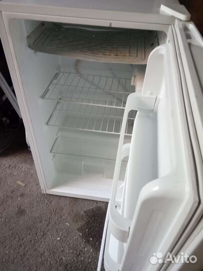 Холодильник бу маленький