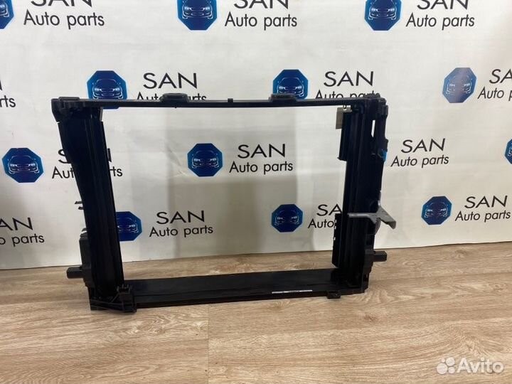 Рамка радиатора Bmw 5 F10 N52B25 2011