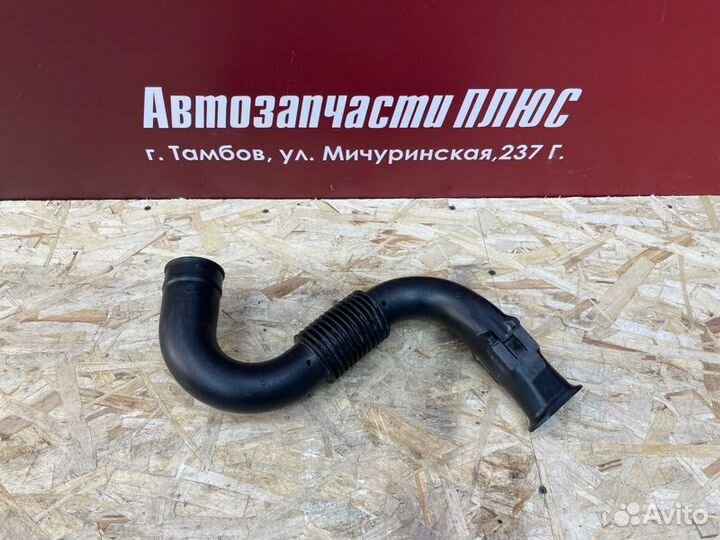 Патрубок воздушного фильтра Renault Logan