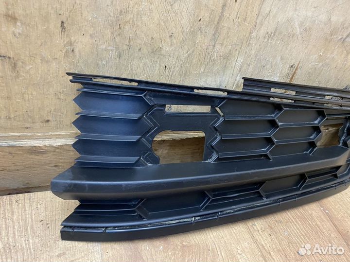 Решётка в бампер правая Skoda Kodiaq 2017+