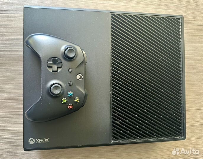 Xbox One 1Tb с играми