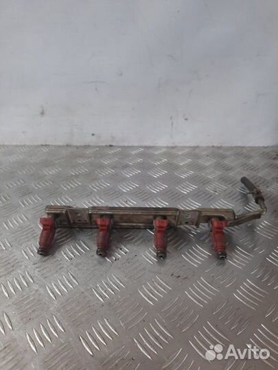 Топливная рампа Nissan Primera хэтчбэк 5 дв. 1.8