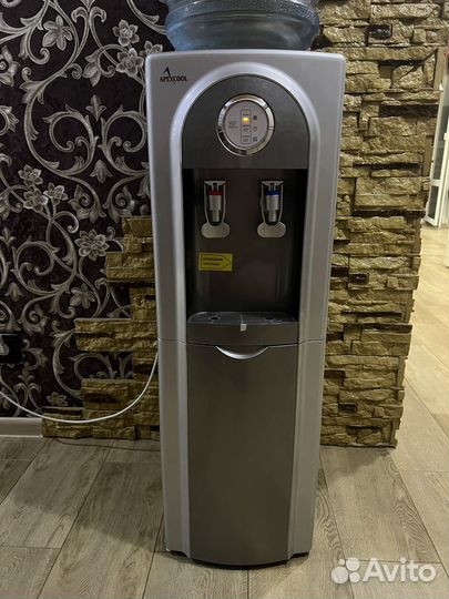 Кулер для воды