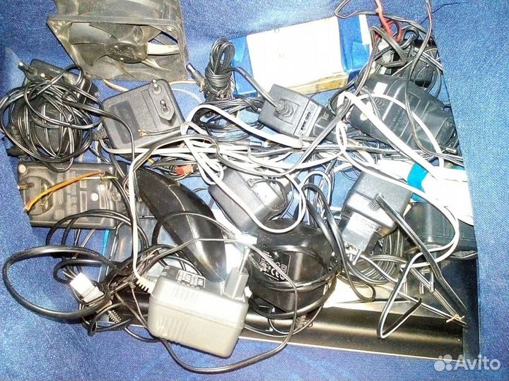 Адаптер 9,7.5,18,6.3,5 Вольт