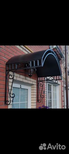 Козырек и перила металлические