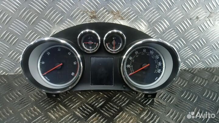 Щиток приборов (приборная панель) Opel Zafira