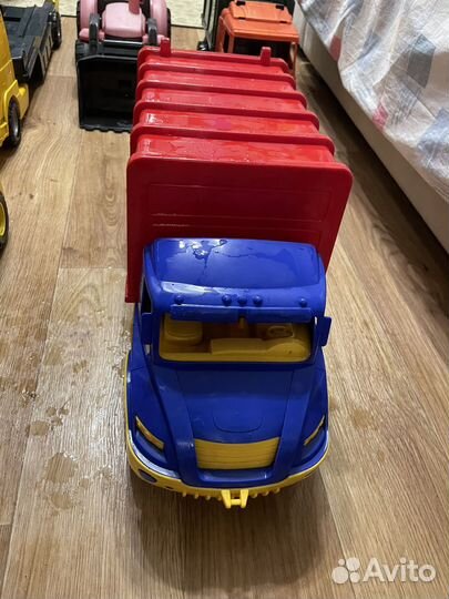 Игрушки машины, грузовики большие