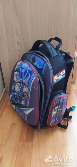 Рюкзак школьный Hummingbird