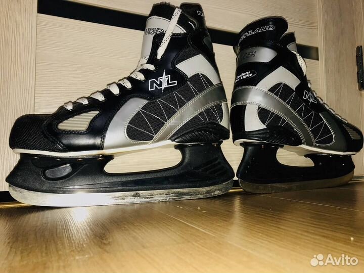 Коньки хоккейные Larsen 44 размер