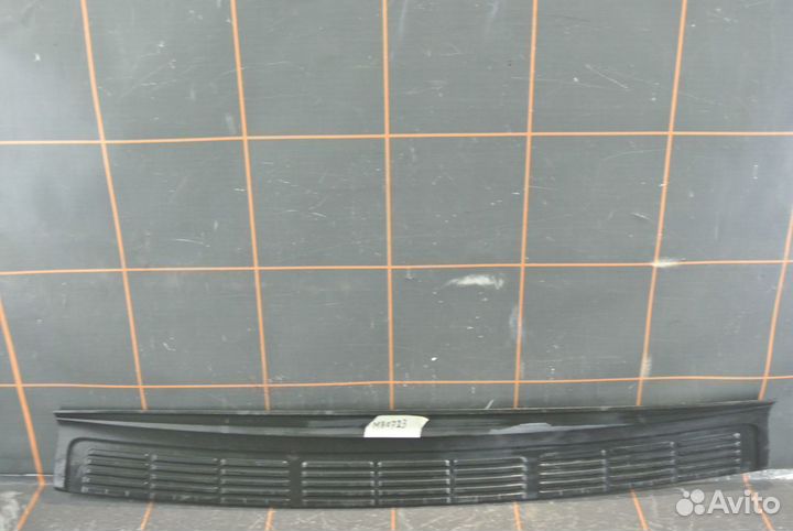 Накладка бампера заднего-Toyota Land Cruiser 200