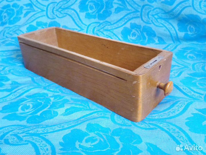 Тумба и аксесуары от швейной машинки