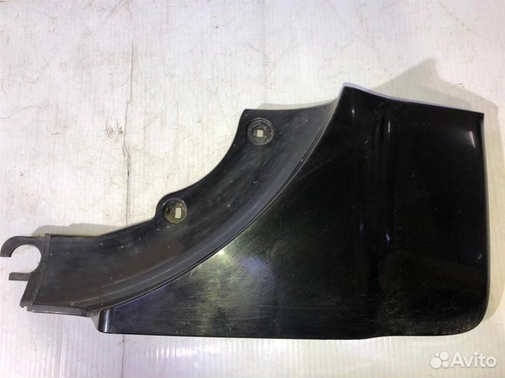 Накладка,молдинг двери багажника(нижн.правый) Toy