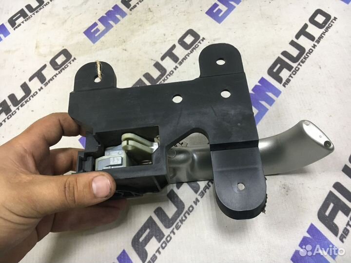 Ручка двери внутренняя задняя левая Инфинити QX56