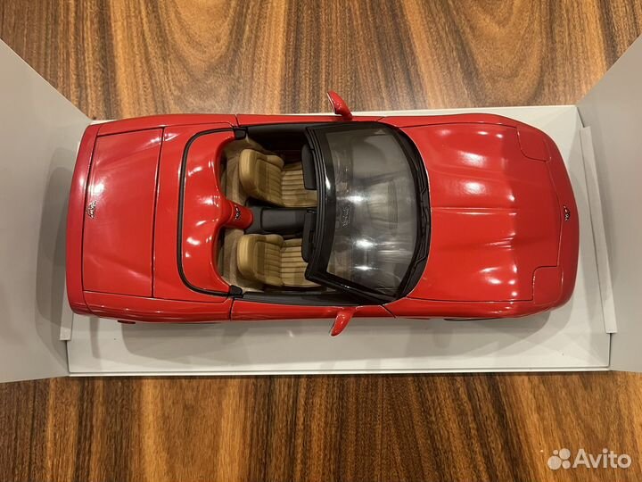 UT Models 1/18 Chevrolet Corvette C5 1998