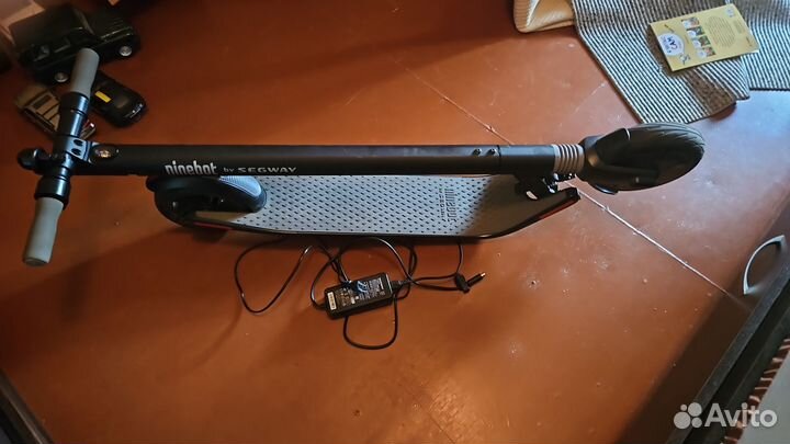 Электросамокат Ninebot KickScooter ES1 black/gray