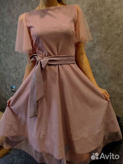 Платье праздничное