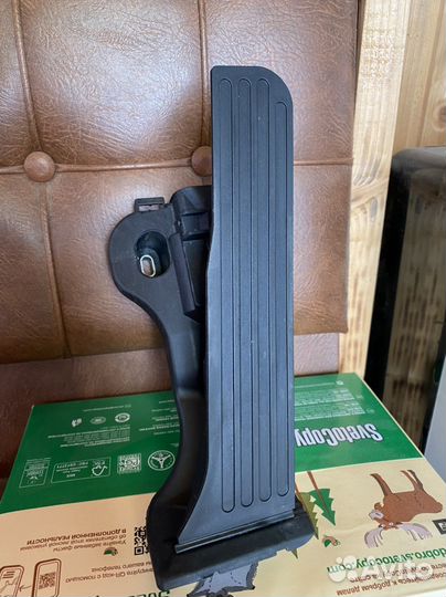 Педаль газа шкода